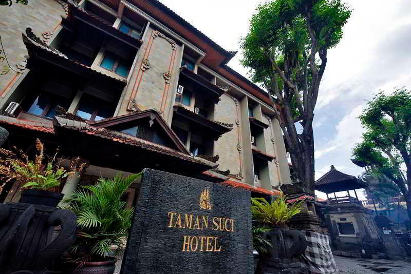 Urbanview Hotel Taman Suci Denpasar Extérieur photo