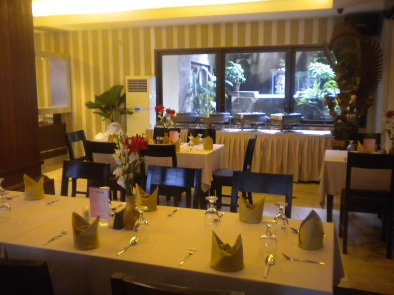 Urbanview Hotel Taman Suci Denpasar Extérieur photo